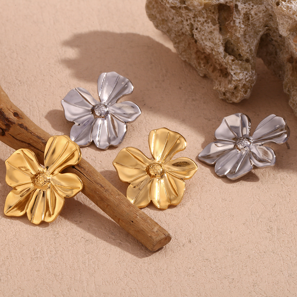 1 Pair Classic Style Flower 304 Stainless Steel 18K Gold Plated Ear Studs display picture 12