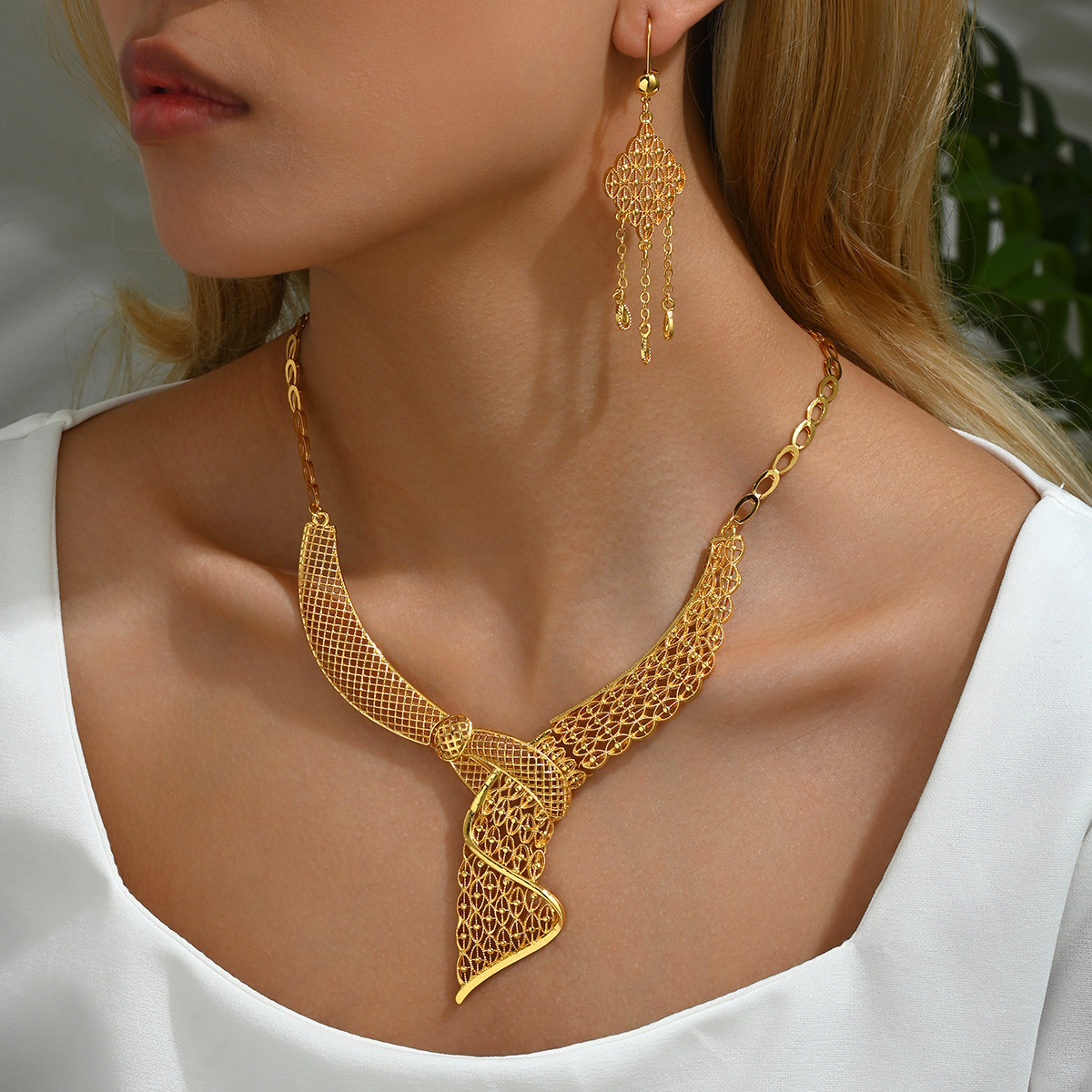Elegant Argyle Alloy 18K Gold Plated Women's Jewelry Set display picture 2