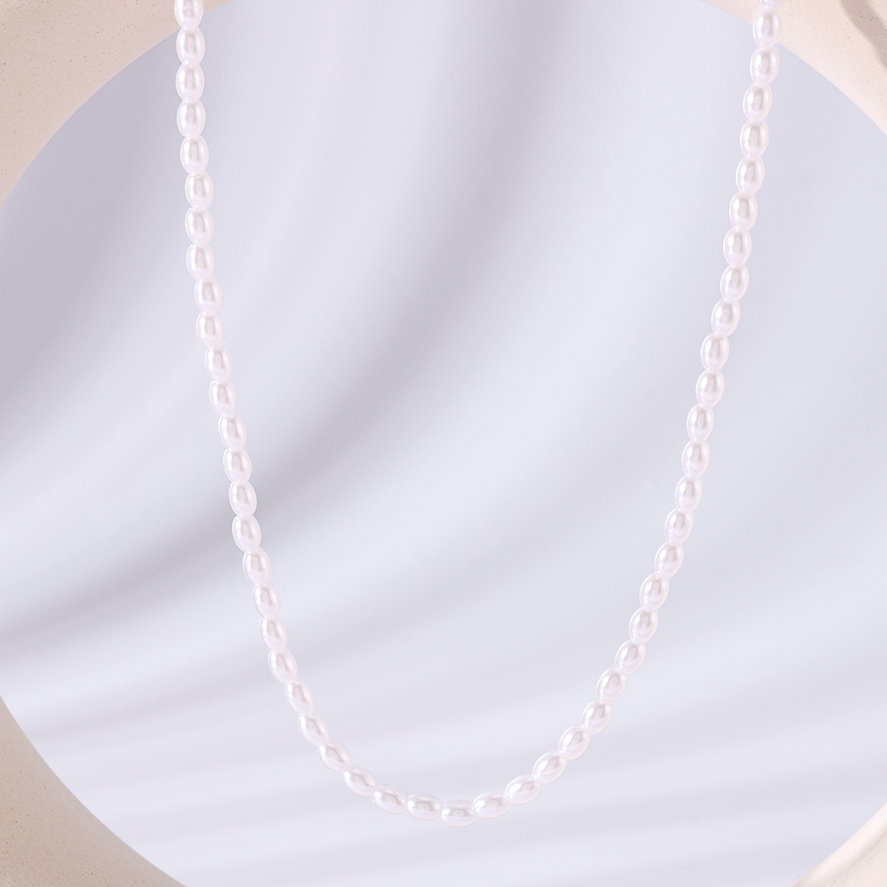 304 Stainless Steel Artificial Pearl 18K Gold Plated IG Style Elegant Romantic Beaded Oval Necklace display picture 2