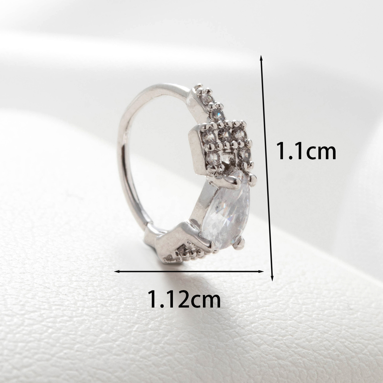 1 Piece Casual Simple Style Flower Butterfly Inlay Copper Zircon Ear Studs display picture 1