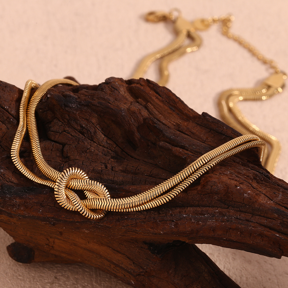 304 Stainless Steel 18K Gold Plated Simple Style Classic Style Knot Necklace display picture 8