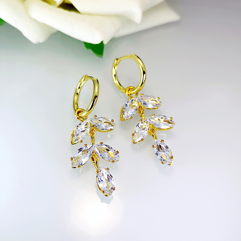 1 Pair Casual Luxurious Leaf Inlay Copper Zircon Drop Earrings display picture 5