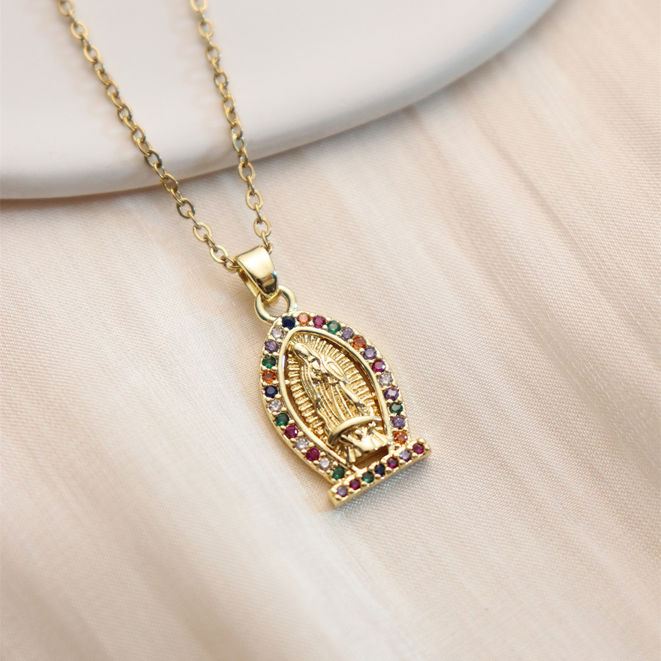 Wholesale IG Style Human Madonna Of The Yarnwinder 304 Stainless Steel Copper Inlay 18K Gold Plated Zircon Pendant Necklace display picture 2
