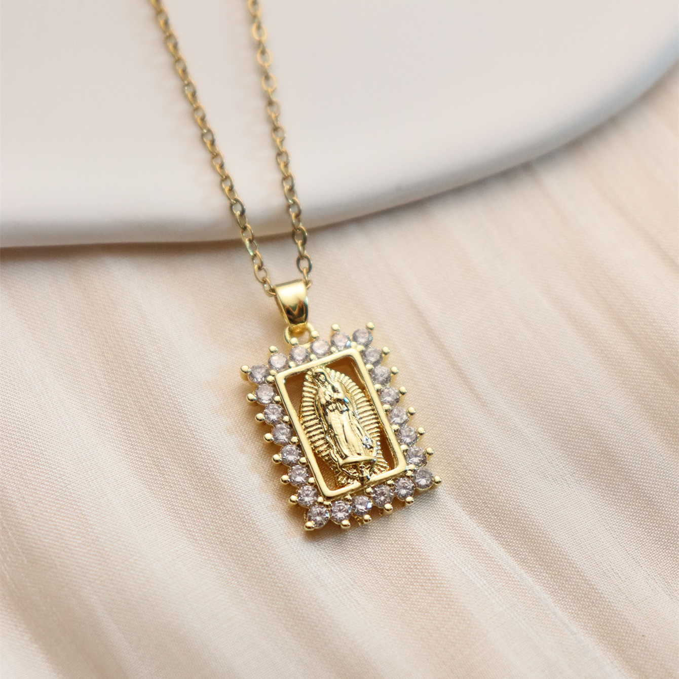Wholesale IG Style Human Madonna Of The Yarnwinder 304 Stainless Steel Copper Inlay 18K Gold Plated Zircon Pendant Necklace display picture 6