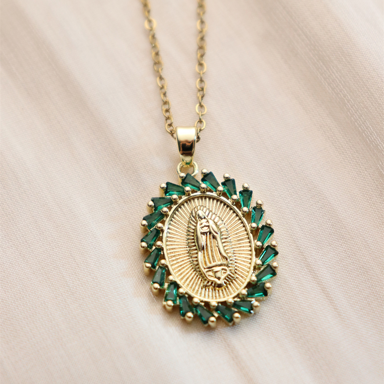 Wholesale IG Style Human Madonna Of The Yarnwinder 304 Stainless Steel Copper Inlay 18K Gold Plated Zircon Pendant Necklace display picture 11