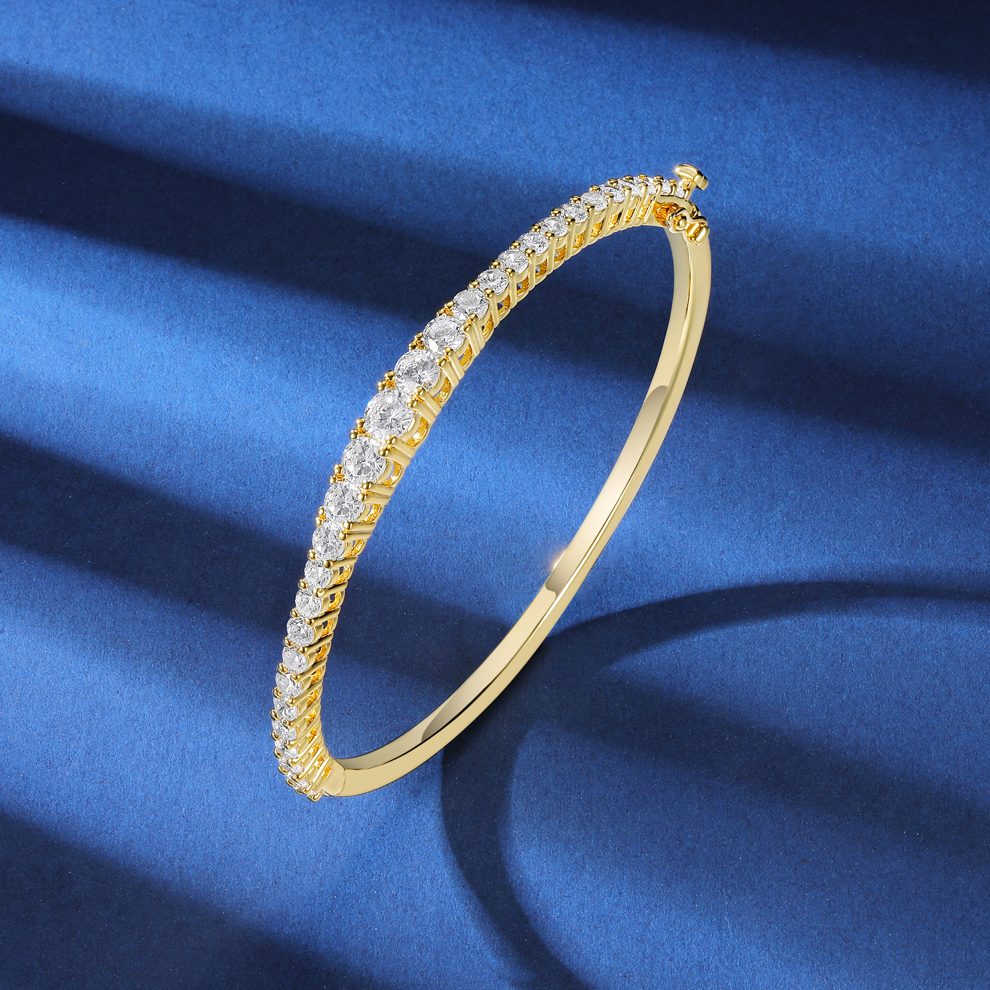 Brass Casual Basic Classic Style Plating Inlay Round Zircon Bangle display picture 2