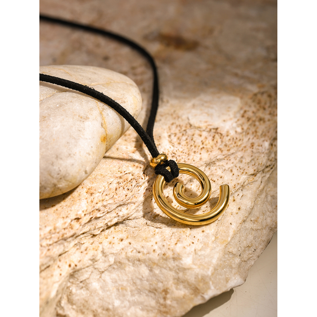 Acero Inoxidable 304 Chapados en oro de 18k Estilo Simple Estilo Clásico Enchapado Espiral Collar Colgante display picture 10