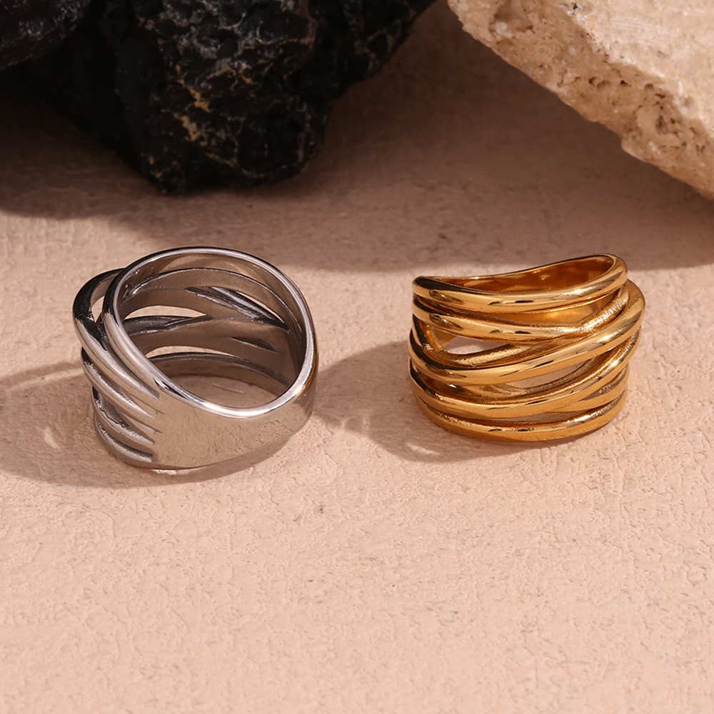304 Stainless Steel 18K Gold Plated Simple Style Classic Style Solid Color Rings display picture 8