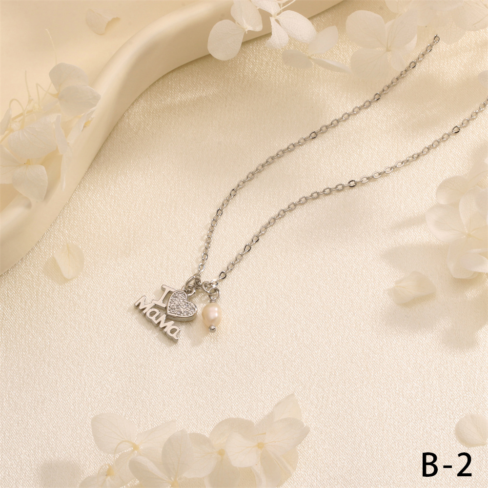 Copper 18K Gold Plated Simple Style Commute Inlay Letter Heart Shape Zircon Pendant Necklace display picture 10