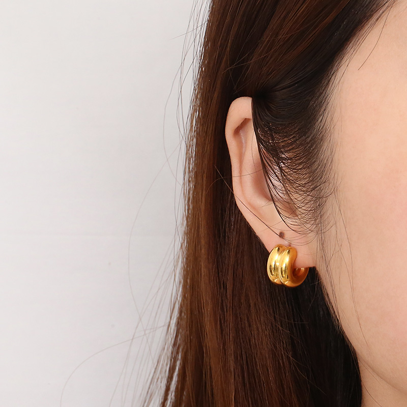 1 Pair Simple Style Solid Color 304 Stainless Steel 18K Gold Plated Ear Studs display picture 3