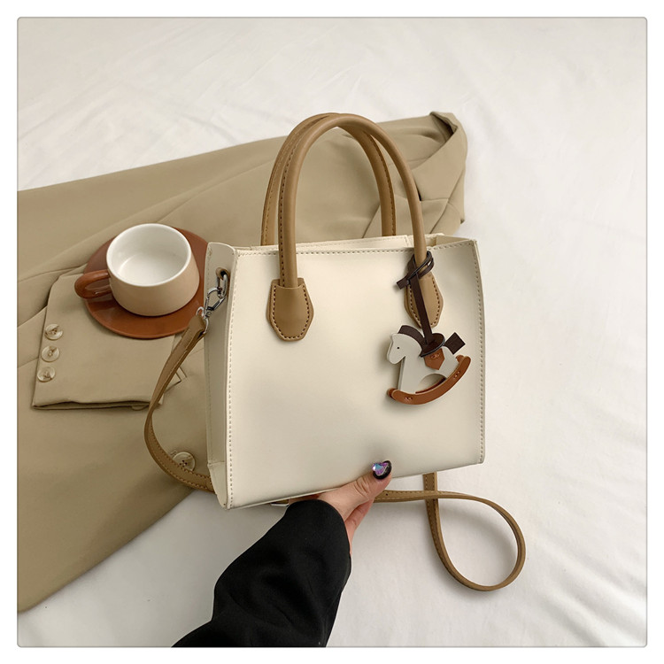 Women's Pu Leather Solid Color Vintage Style Ornament Sewing Thread Zipper Handbag display picture 4