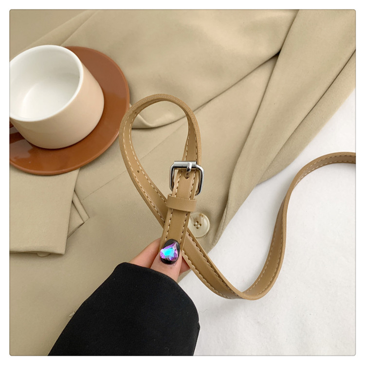 Women's Pu Leather Solid Color Vintage Style Ornament Sewing Thread Zipper Handbag display picture 9