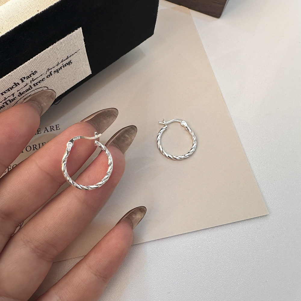 1 Pair Simple Style Round Plating Sterling Silver Hoop Earrings display picture 5