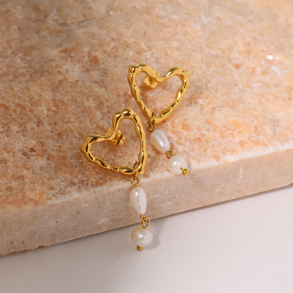 1 Pair Princess Sweet Heart Shape Inlay Titanium Steel Pearl Drop Earrings display picture 8
