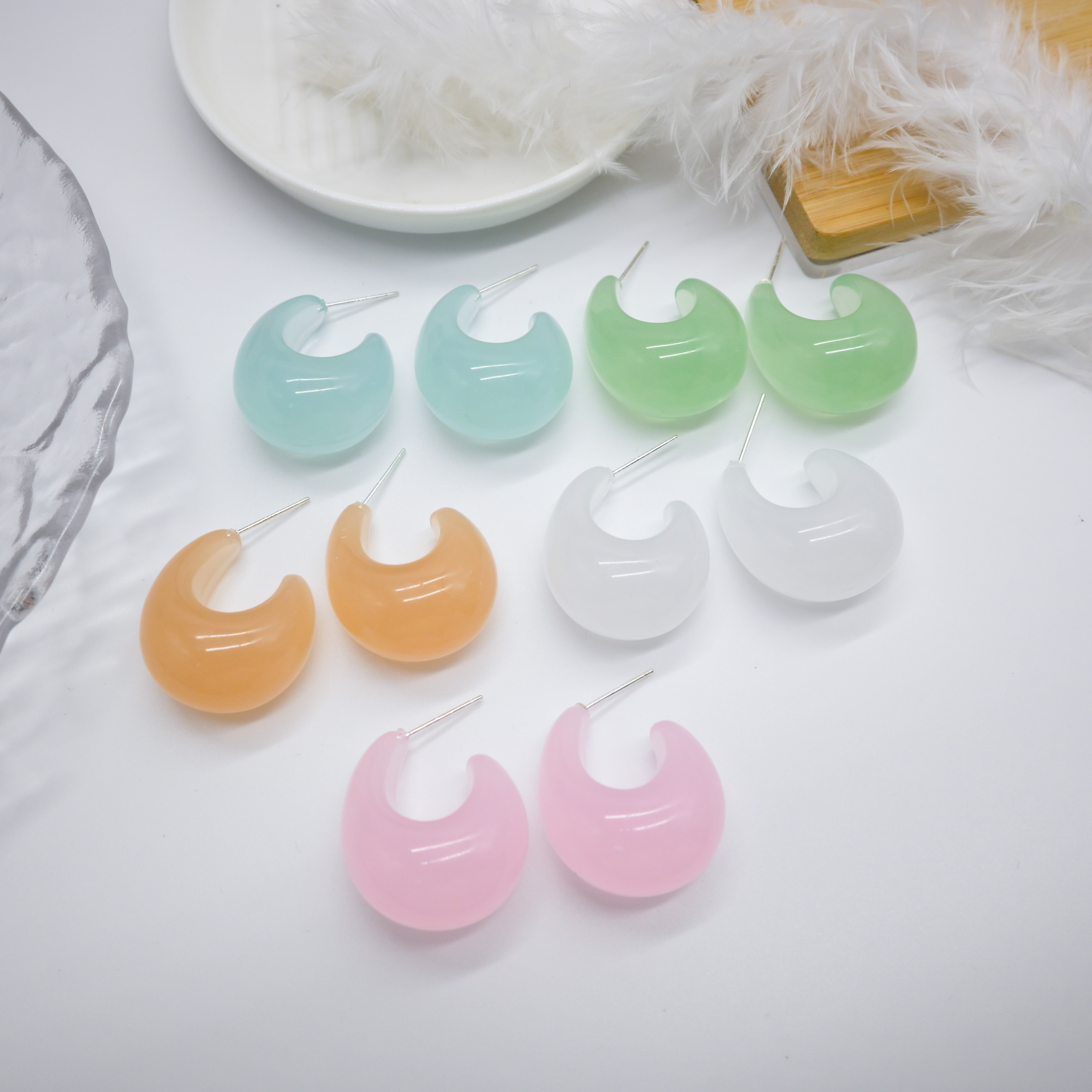 1 Pair Vacation Sweet Solid Color Resin Ear Studs display picture 10