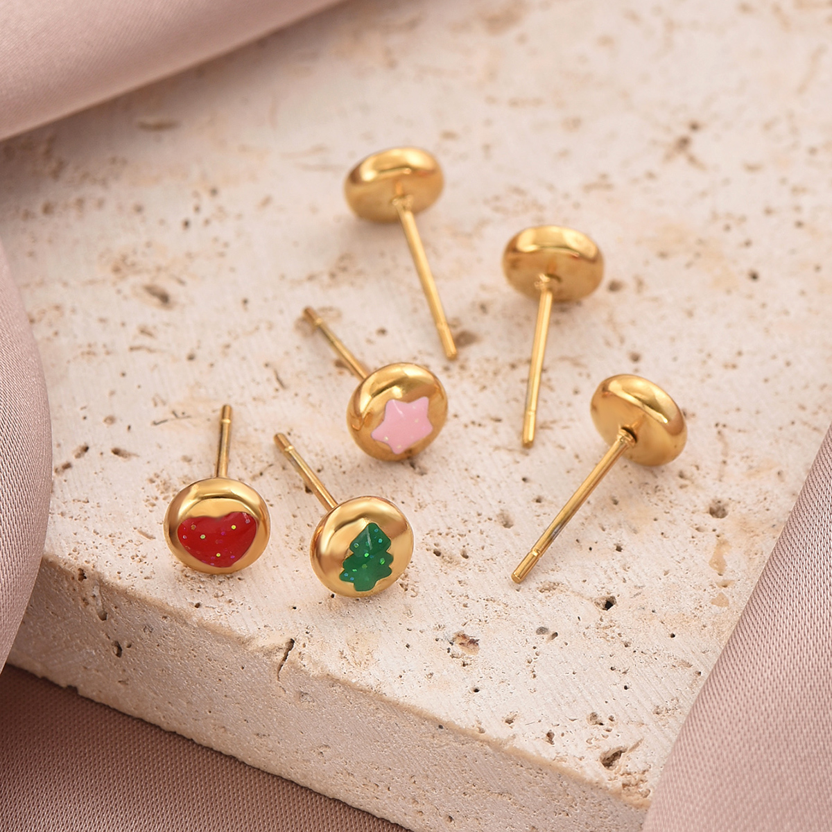 1 Set Cute Simple Style Christmas Tree Heart Shape Snowflake Enamel 304 Stainless Steel 14K Gold Plated Ear Studs display picture 4