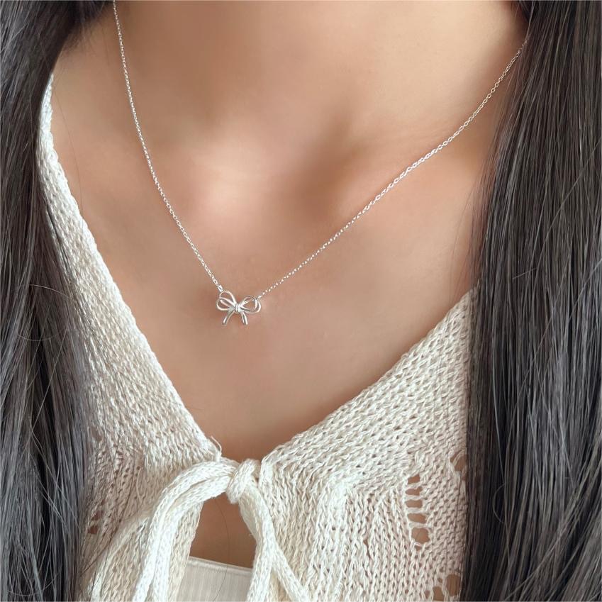 Sterling Silver Casual Chain Bow Knot Pendant Necklace display picture 4