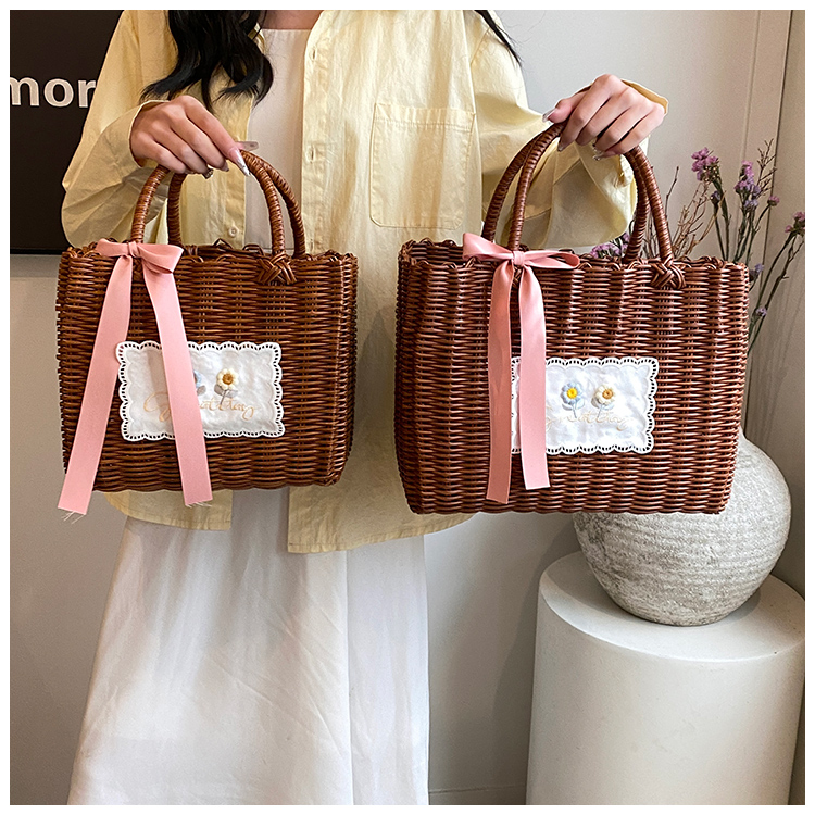 Women's Straw Letter Flower Vacation Open Straw Bag display picture 16