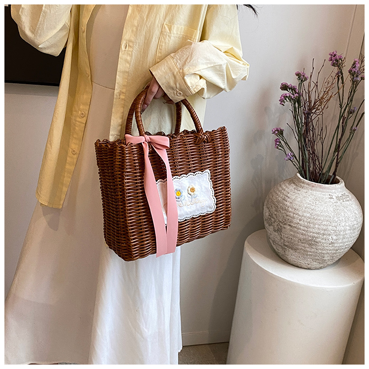 Women's Straw Letter Flower Vacation Open Straw Bag display picture 14