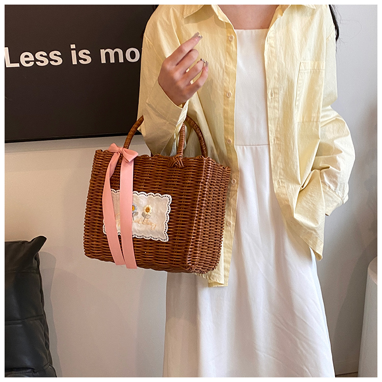 Women's Straw Letter Flower Vacation Open Straw Bag display picture 15