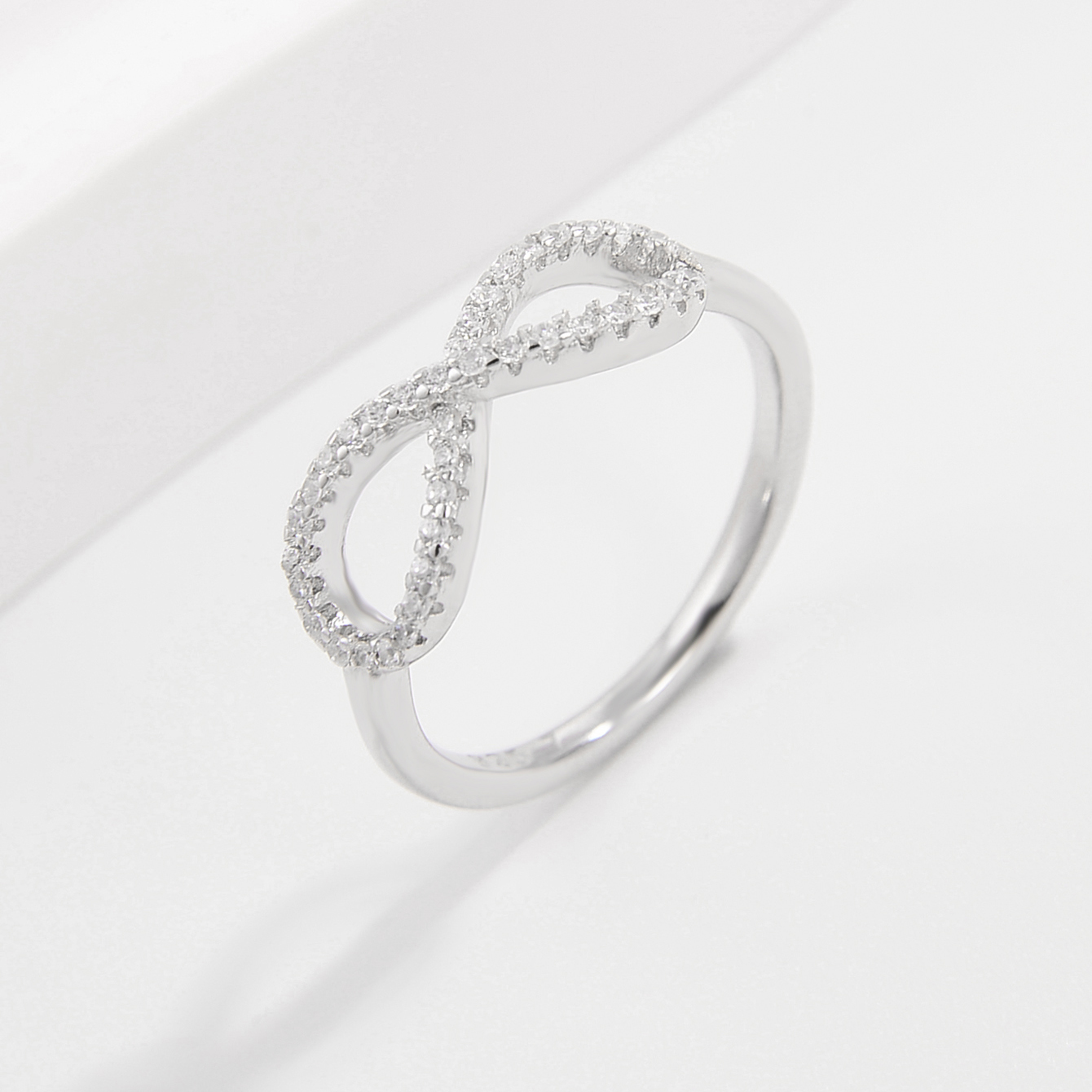 Sterling Silver White Gold Plated Elegant Shiny Inlay Infinity Zircon Rings display picture 4