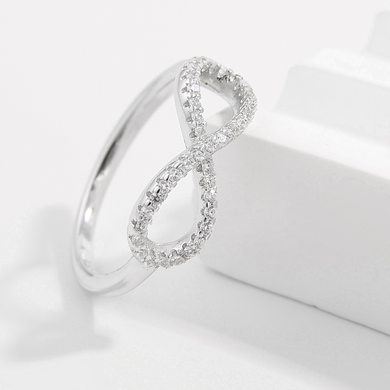 Sterling Silver White Gold Plated Elegant Shiny Inlay Infinity Zircon Rings display picture 5