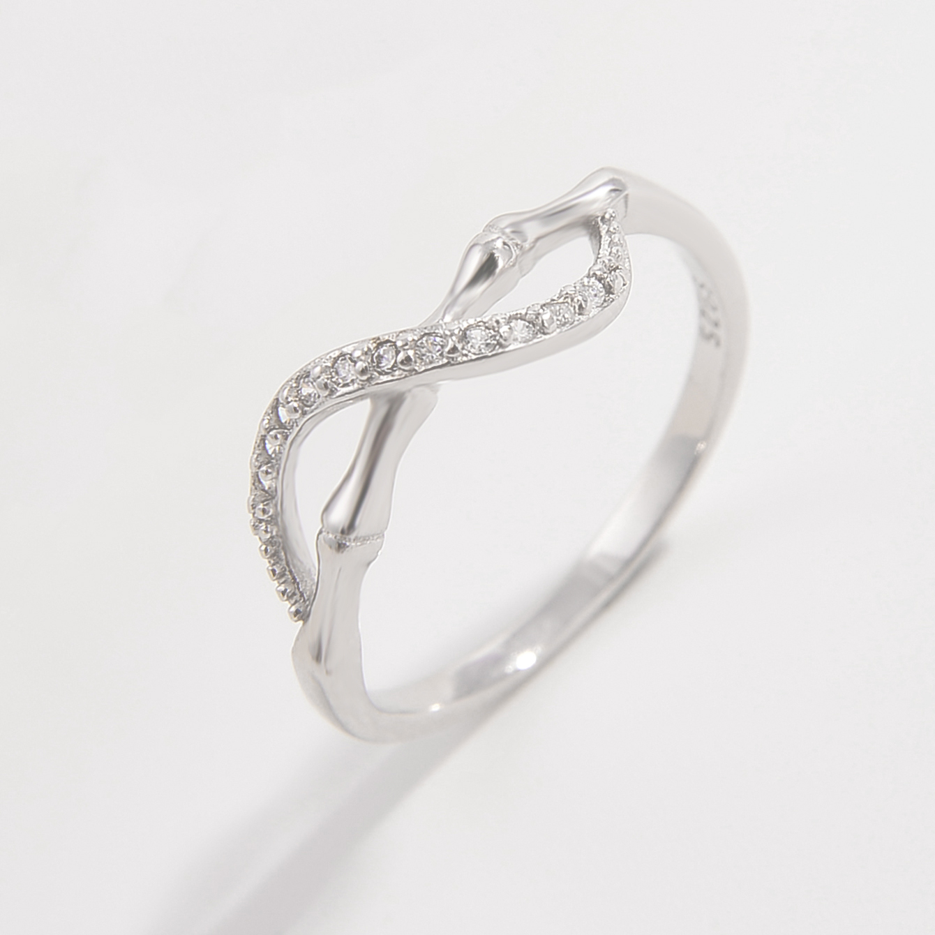 Sterling Silver White Gold Plated Elegant Shiny Inlay Infinity Zircon Rings display picture 1