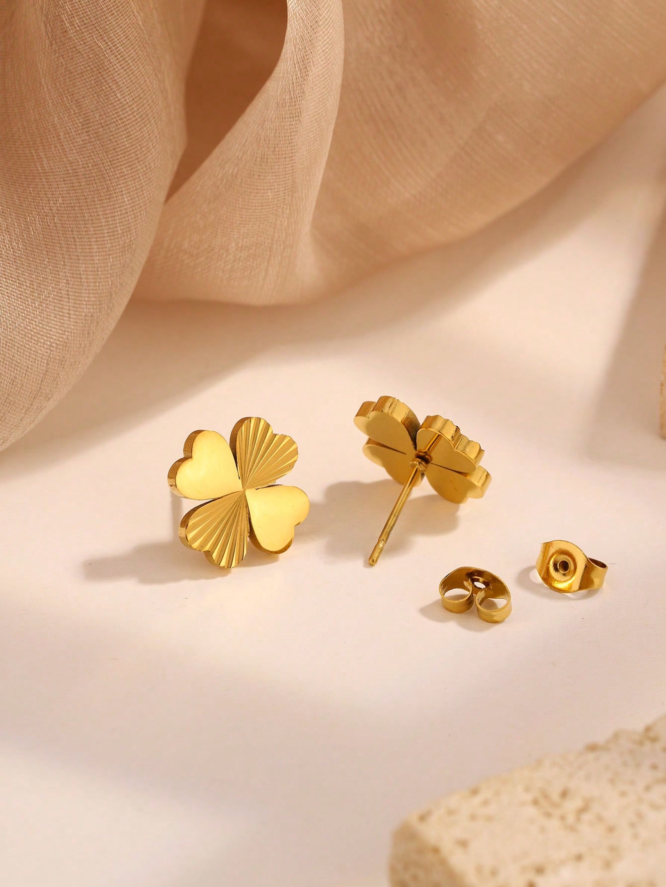 1 Pair Modern Style Sweet Commute Four Leaf Clover 304 Stainless Steel 18K Gold Plated Ear Studs display picture 3