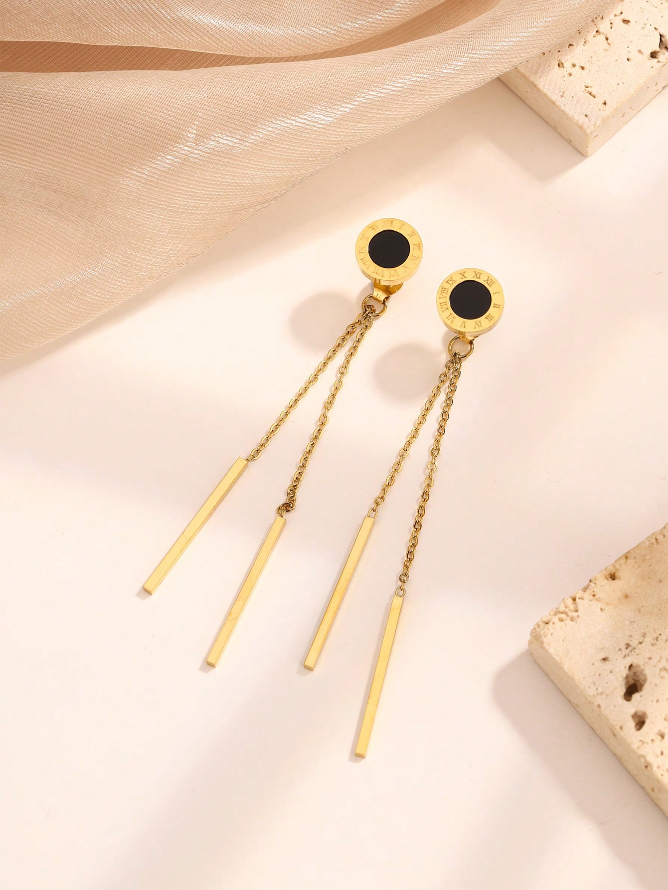 1 Pair Elegant Simple Style Roman Numeral 304 Stainless Steel 18K Gold Plated Ear Studs Threader Earrings display picture 4