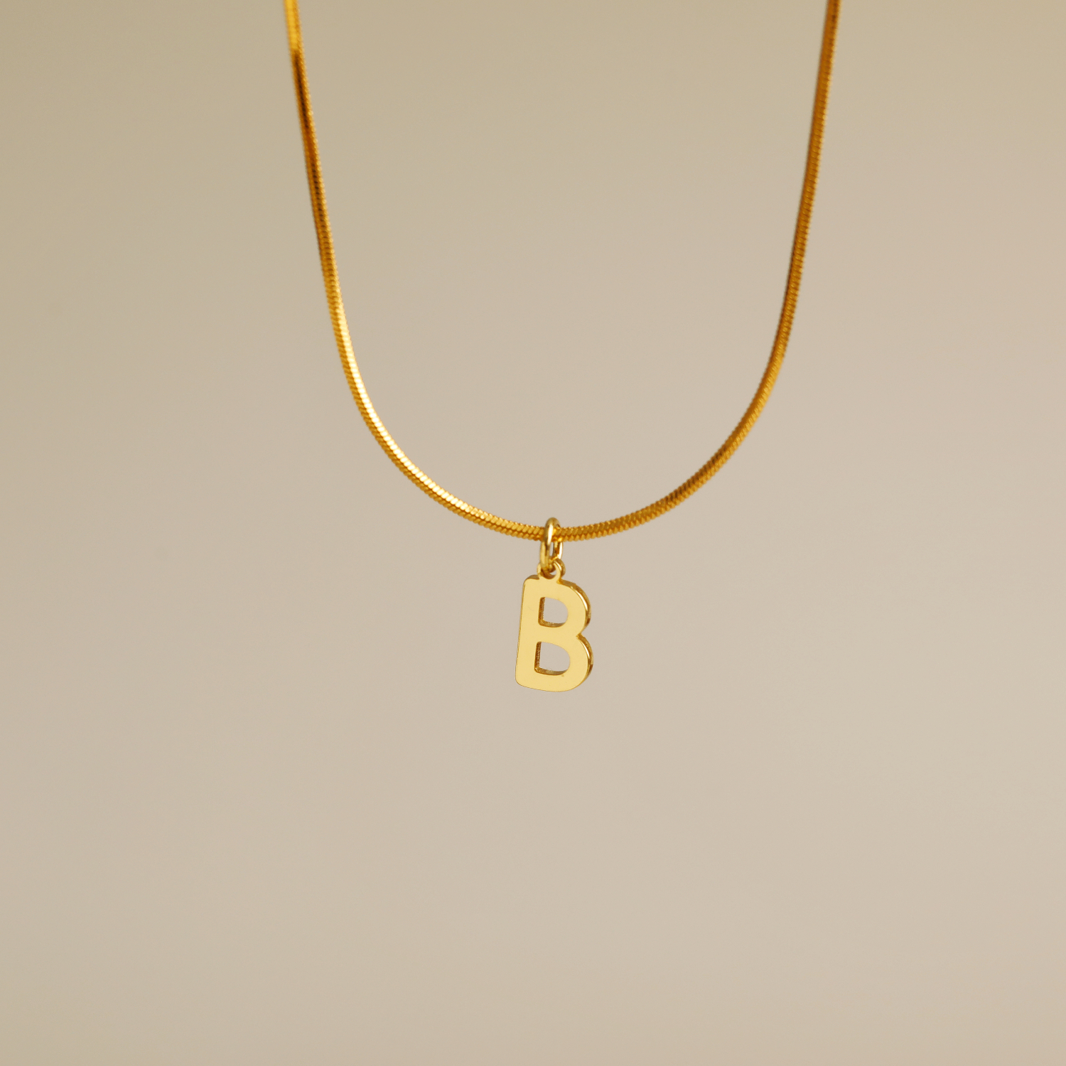 Wholesale Simple Style Commute Letter Copper 18K Gold Plated Pendant Necklace display picture 8