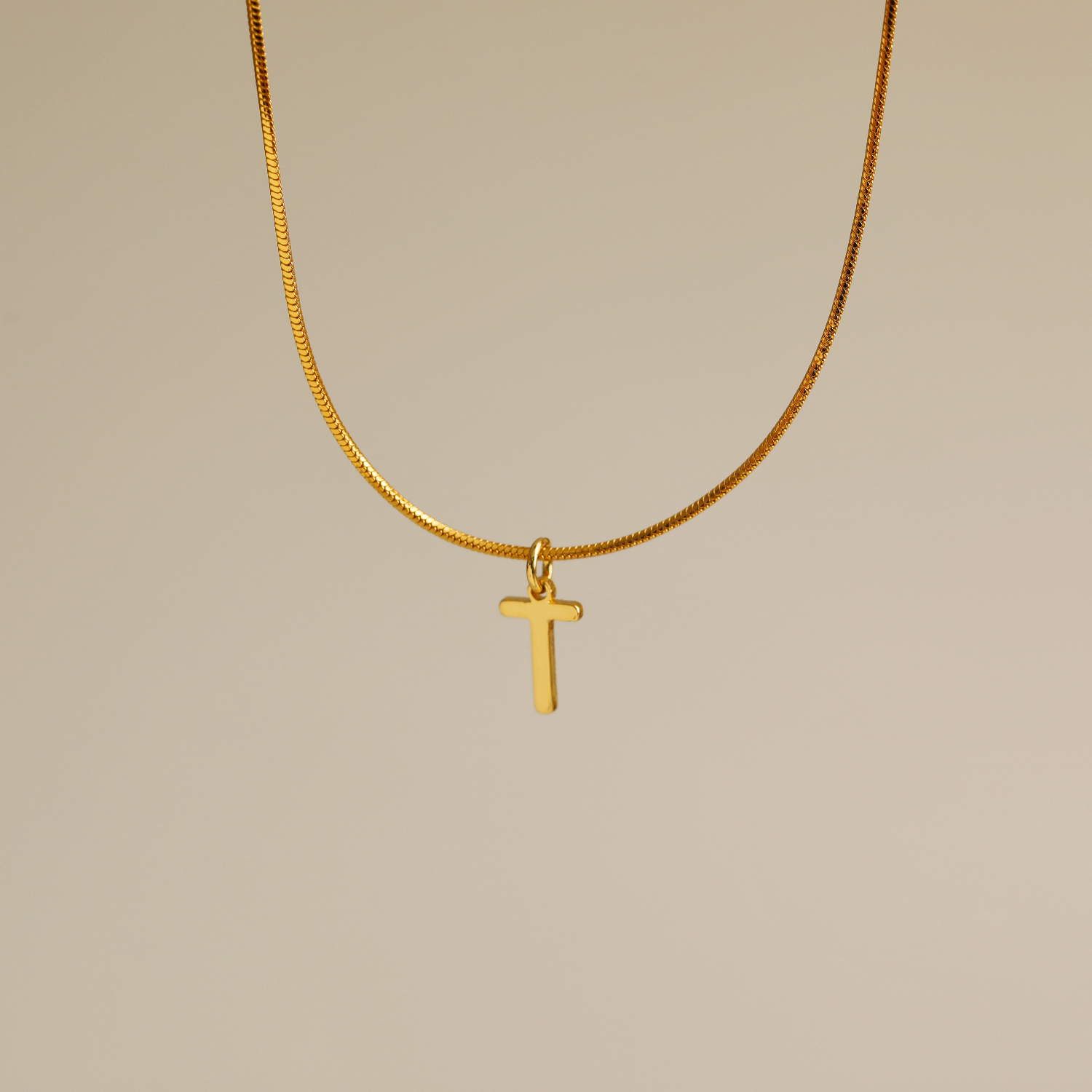 Großhandel Einfacher Stil Pendeln Buchstabe Kupfer 18 Karat Vergoldet Halskette Mit Anhänger display picture 6