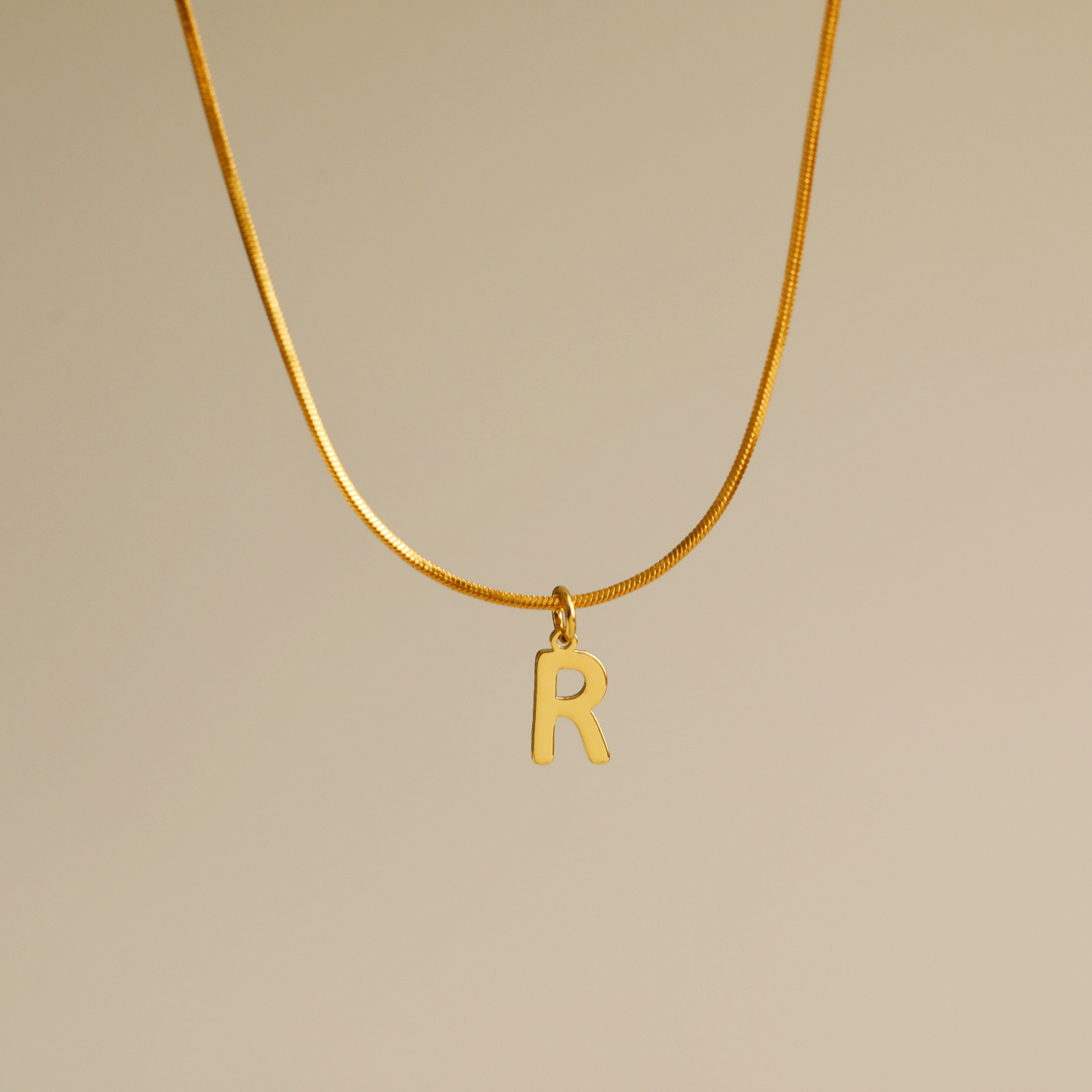 Großhandel Einfacher Stil Pendeln Buchstabe Kupfer 18 Karat Vergoldet Halskette Mit Anhänger display picture 10