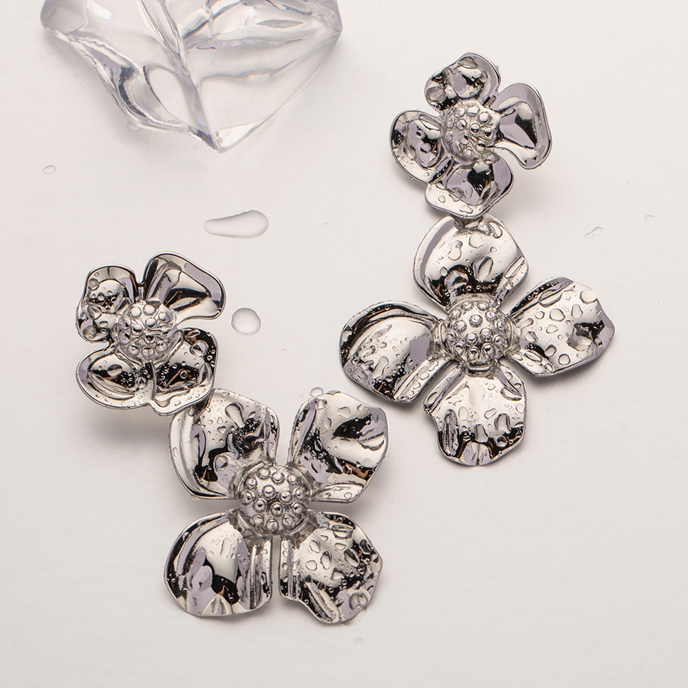 1 Pair Simple Style Classic Style Flower Plating 304 Stainless Steel Drop Earrings display picture 1