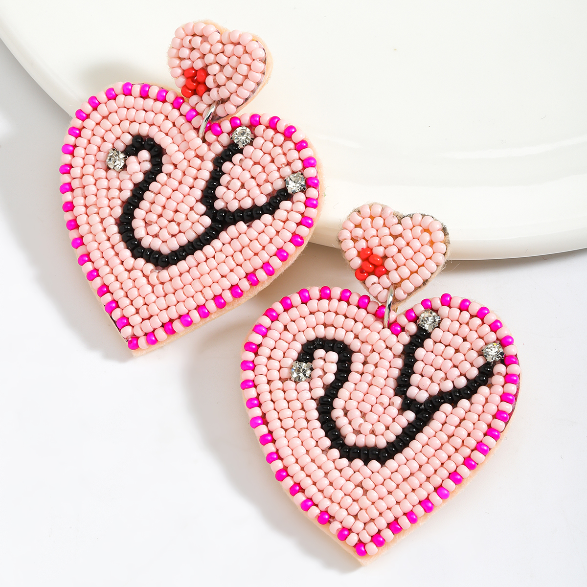 1 Pair IG Style Casual Heart Shape Beaded Inlay Seed Bead Rhinestones Drop Earrings display picture 2