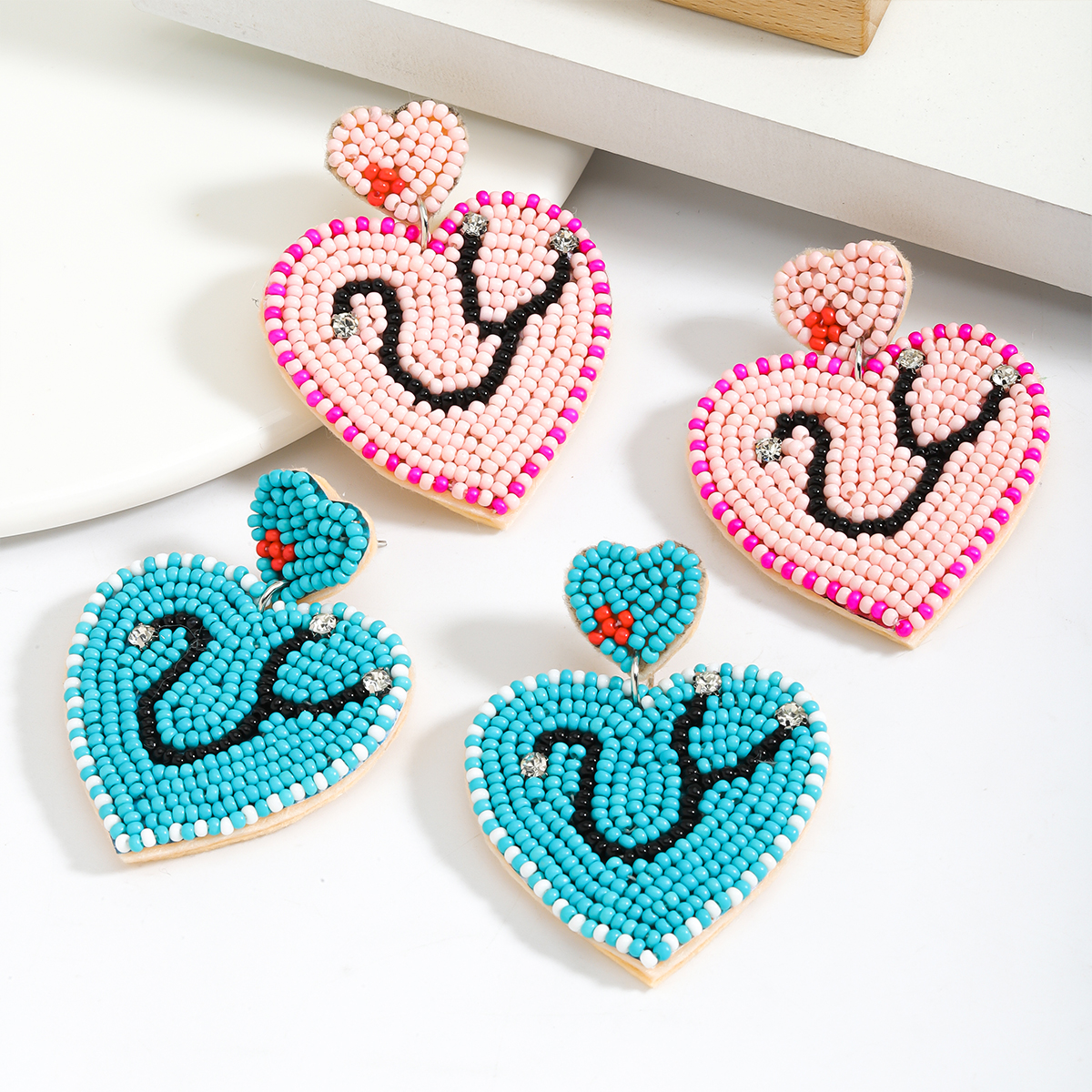 1 Pair IG Style Casual Heart Shape Beaded Inlay Seed Bead Rhinestones Drop Earrings display picture 4