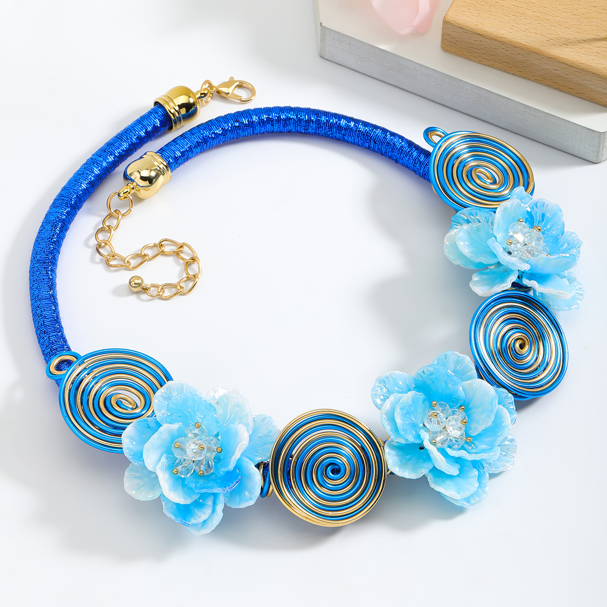 Großhandel Schmuck Elegant Klassischer Stil Blume Legierung Überzug Halskette display picture 7