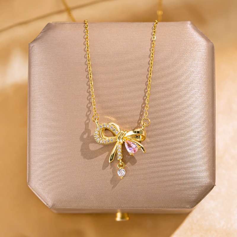 304 Stainless Steel Gold Plated Elegant Lady Streetwear Inlay Geometric Flower Butterfly Acrylic Zircon Pendant Necklace display picture 34