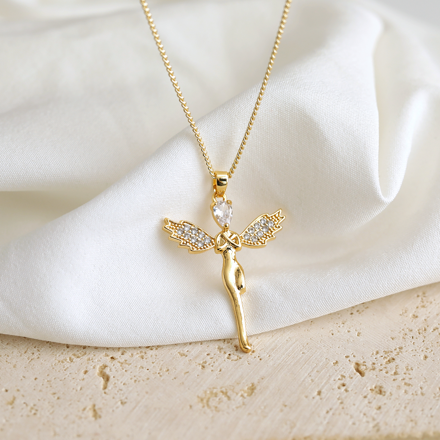 Copper 18K Gold Plated IG Style Simple Style Inlay Gesture Heart Shape Wings Zircon Pendant Necklace display picture 8