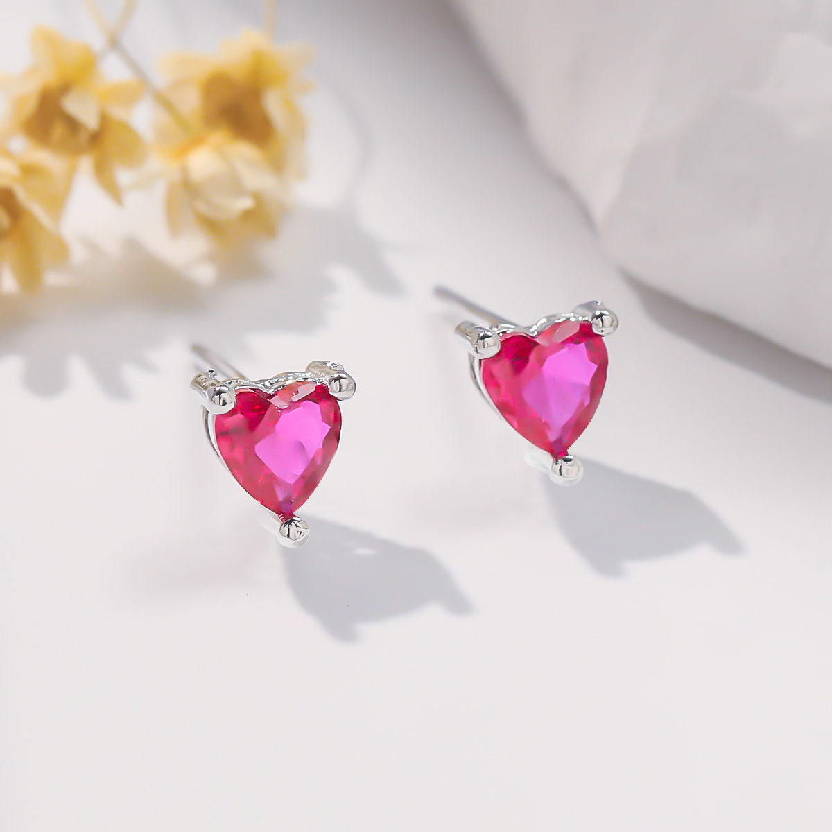 1 Pair Sweet Simple Style Heart Shape Plating Inlay Copper Zircon Ear Studs display picture 4
