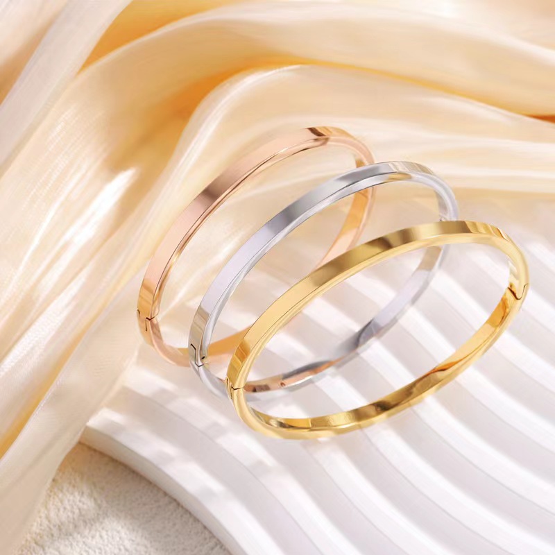 Simple Style Solid Color 304 Stainless Steel 18K Gold Plated Bangle In Bulk display picture 3