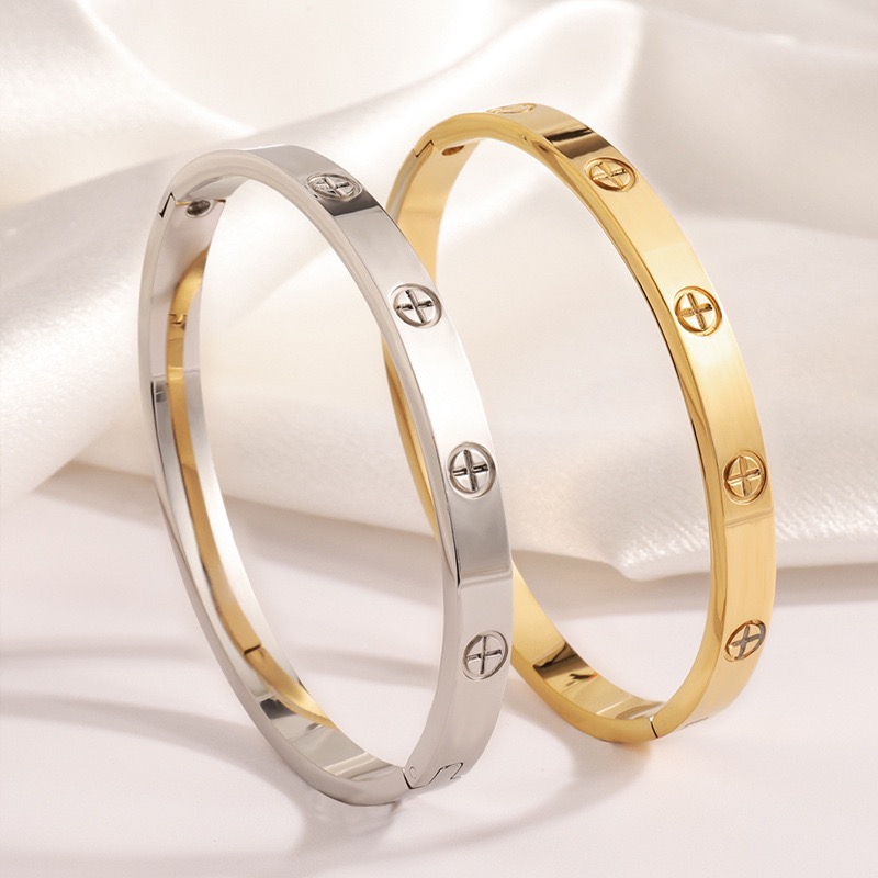 Elegant Solid Color 304 Stainless Steel 18K Gold Plated Bangle In Bulk display picture 4