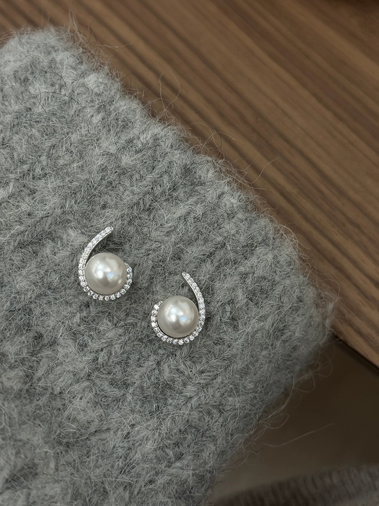 1 Pair Simple Style Round Plating Inlay Sterling Silver Pearl Ear Studs display picture 2