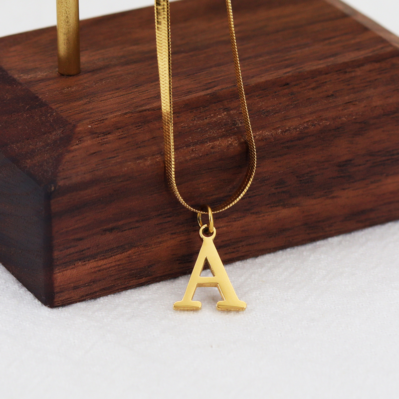 Acier Inoxydable 304 Plaqué Or 18K Luxueux Commuer Lettre Pendentif display picture 7