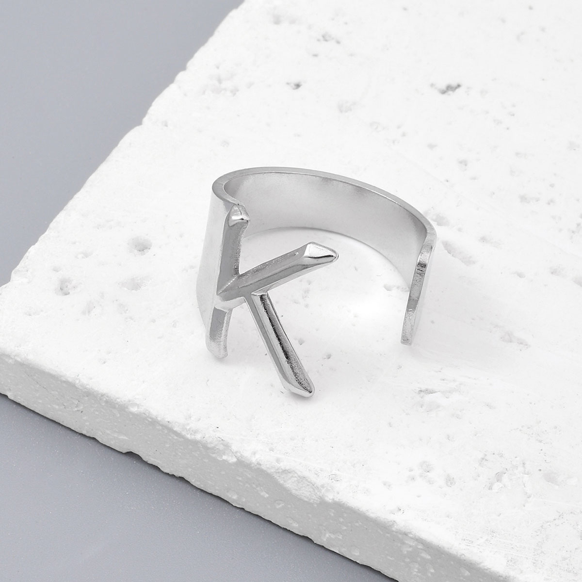 Einfacher Stil Brief Ferro Legierung (201 Edelstahl) Offener Ring In Masse display picture 9