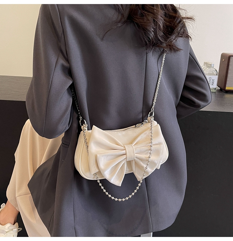 Women's Pu Leather Solid Color Classic Style Sewing Thread Zipper Shoulder Bag display picture 6
