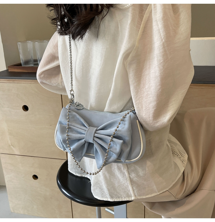 Women's Pu Leather Solid Color Classic Style Sewing Thread Zipper Shoulder Bag display picture 13