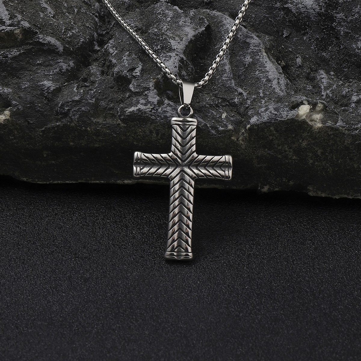 Hip-Hop Cross 201 Stainless Steel Polishing Men's Pendant Necklace display picture 3