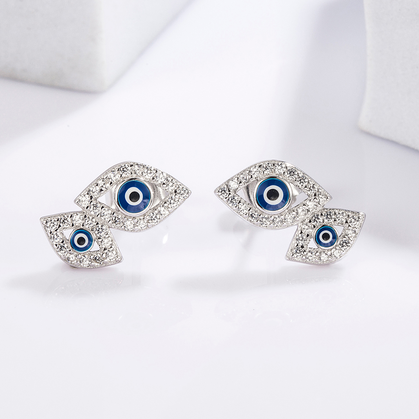 1 Piece Classical Funny Eye Octopus Plating Inlay Sterling Silver Zircon White Gold Plated Ear Studs display picture 4