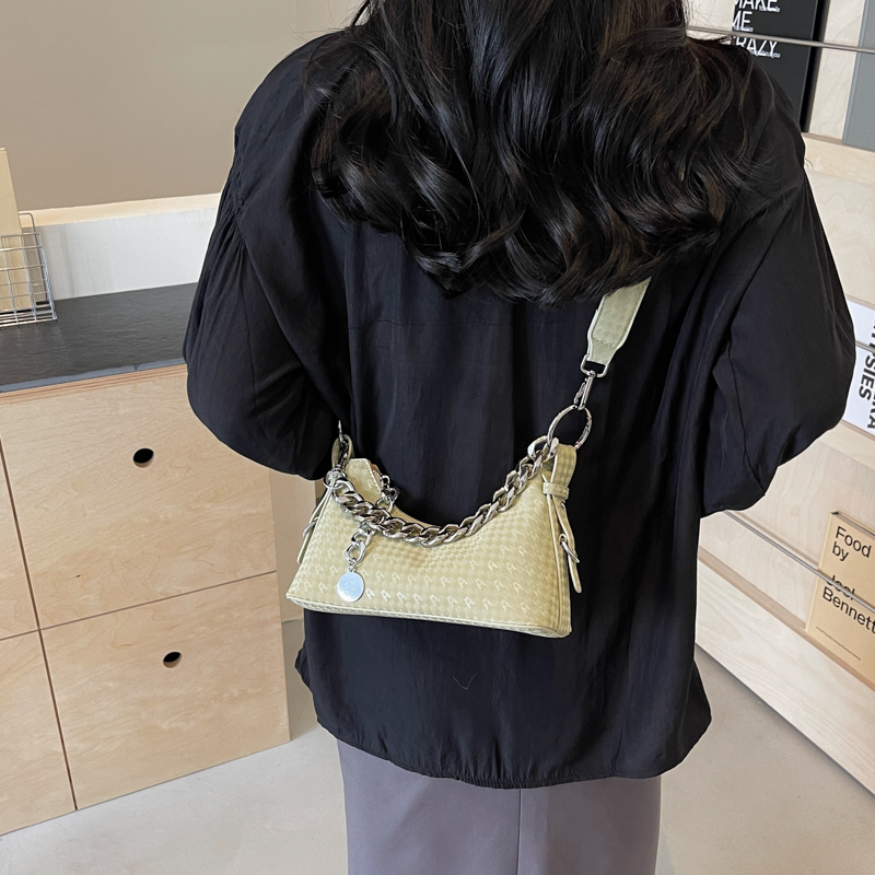 Women's Pu Leather Solid Color Elegant Zipper Shoulder Bag display picture 8