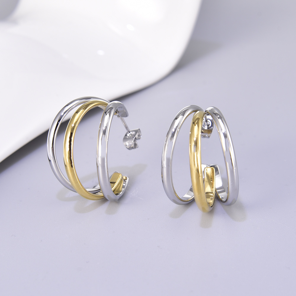 1 Pair Simple Style Classic Style C Shape Color Block Layered Titanium Steel 18K Gold Plated Earrings Ear Studs display picture 4